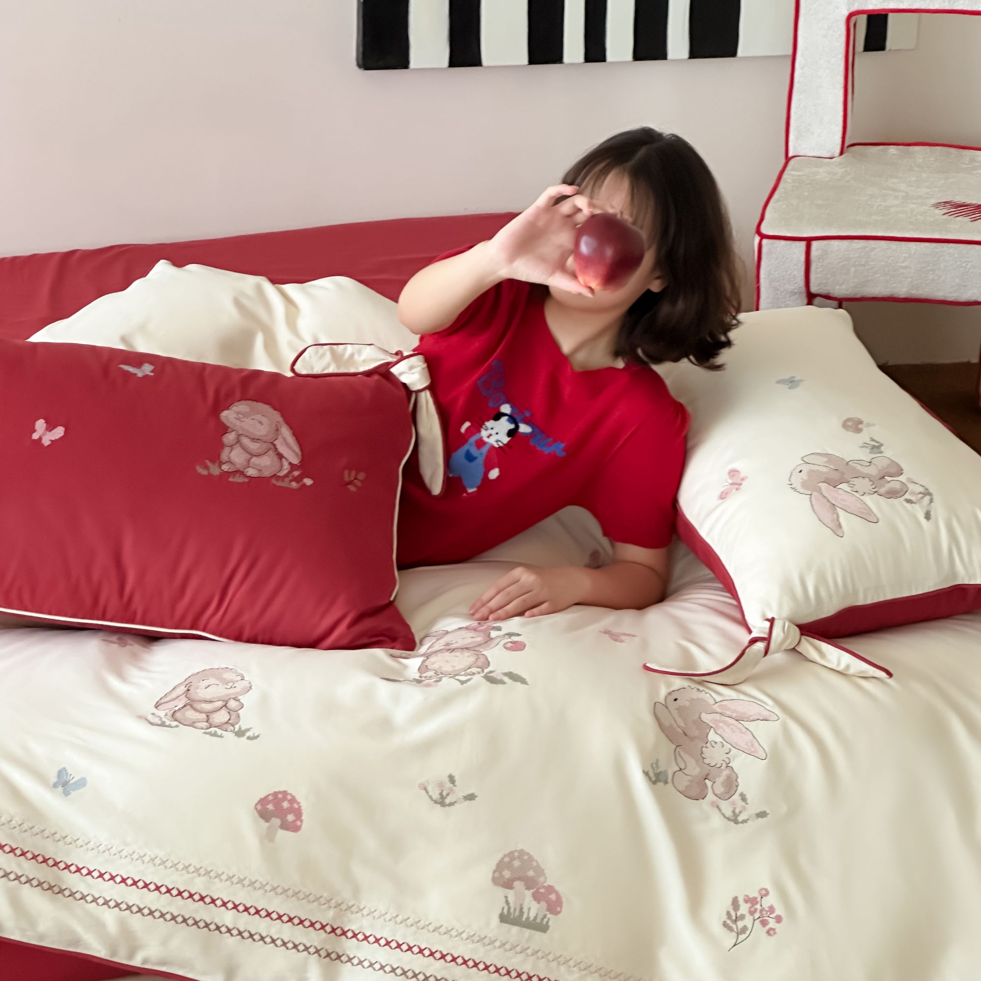 孔龙 安妮小岛 可爱卡通秋冬轻氧云感棉磨毛兔耳绳结设计四件套