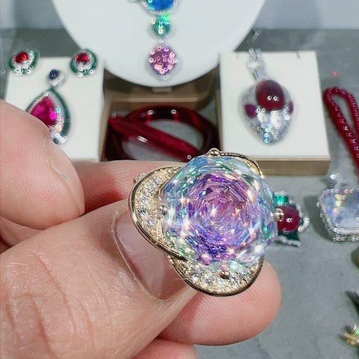 红宝石颈饰未镶嵌