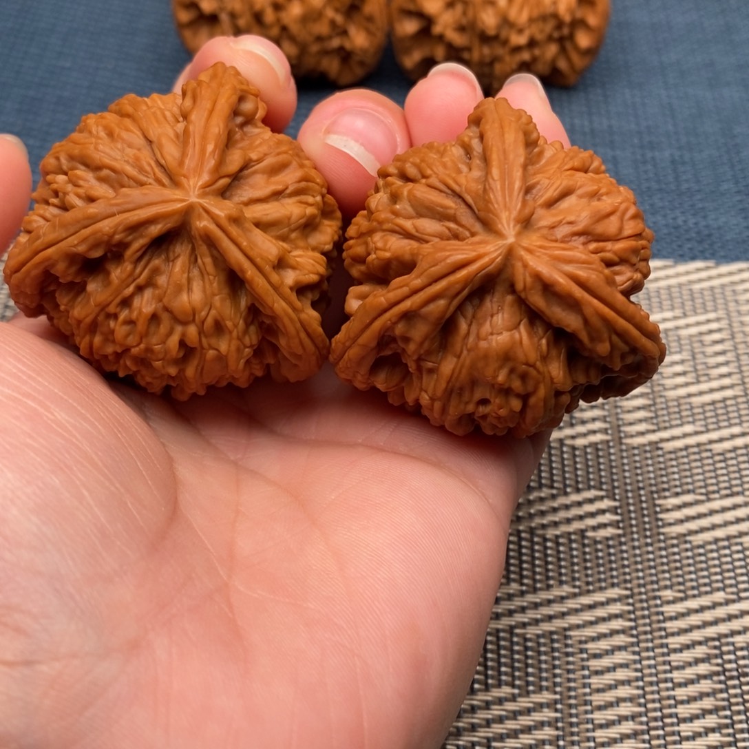 非***事吊坠文玩核桃三棱