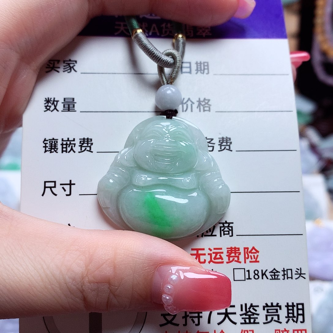 翡翠未镶嵌颈饰佛公