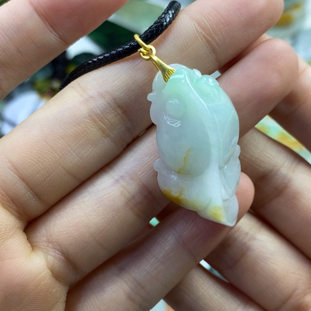 翡翠未镶嵌颈饰吊坠