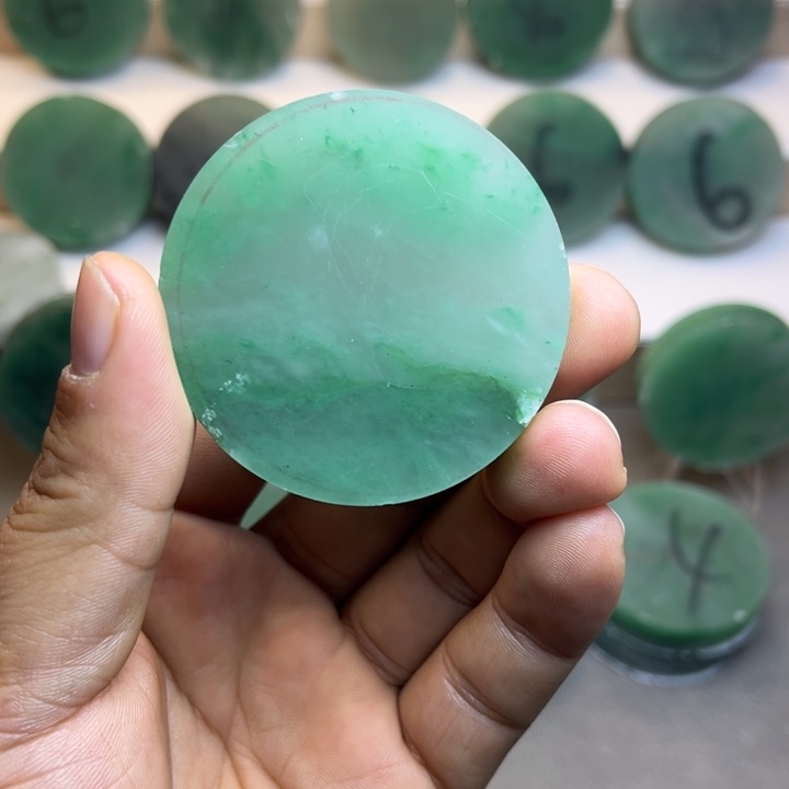 定制石英质玉（非洲翠）未镶嵌毛料