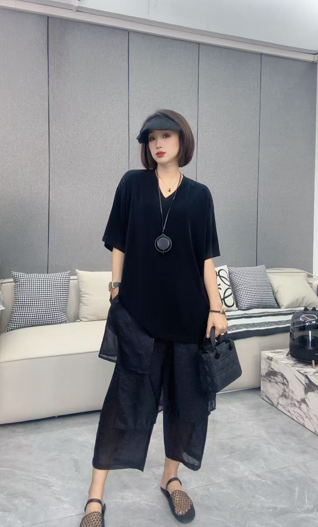 【娜娜推荐】2215-1潮牌设计师轻奢简洁时尚百搭舒适醋酸V领上衣