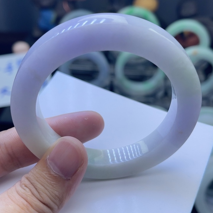 定制翡翠未镶嵌手镯