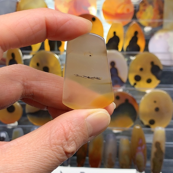 玛瑙/玉髓颈饰未镶嵌126