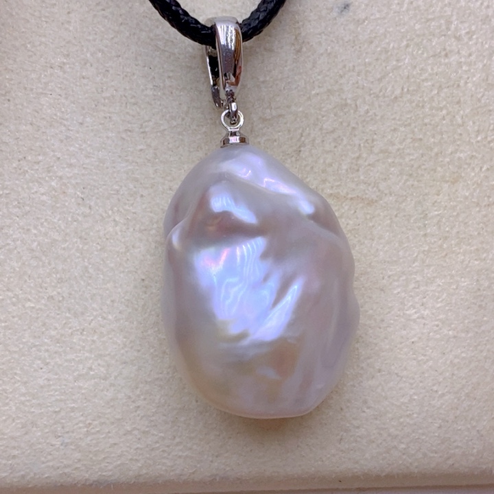 淡水珍珠吊坠(赠链)未镶嵌