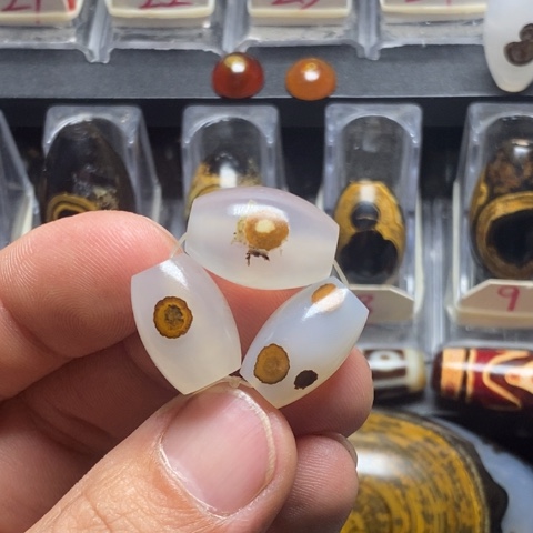 未镶嵌玛瑙/玉髓珠宝奇石