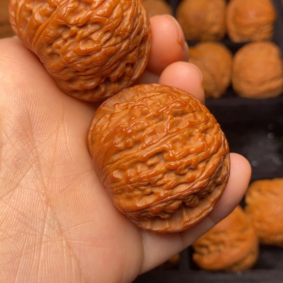 文玩核桃把件秦岭野生核桃