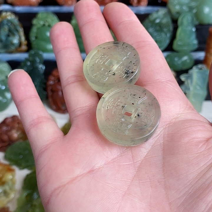 未镶嵌蛇纹石玉颈饰