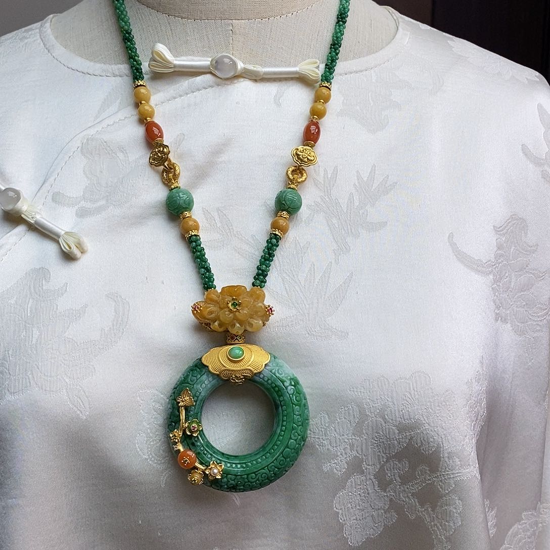 翡翠颈饰未镶嵌天然