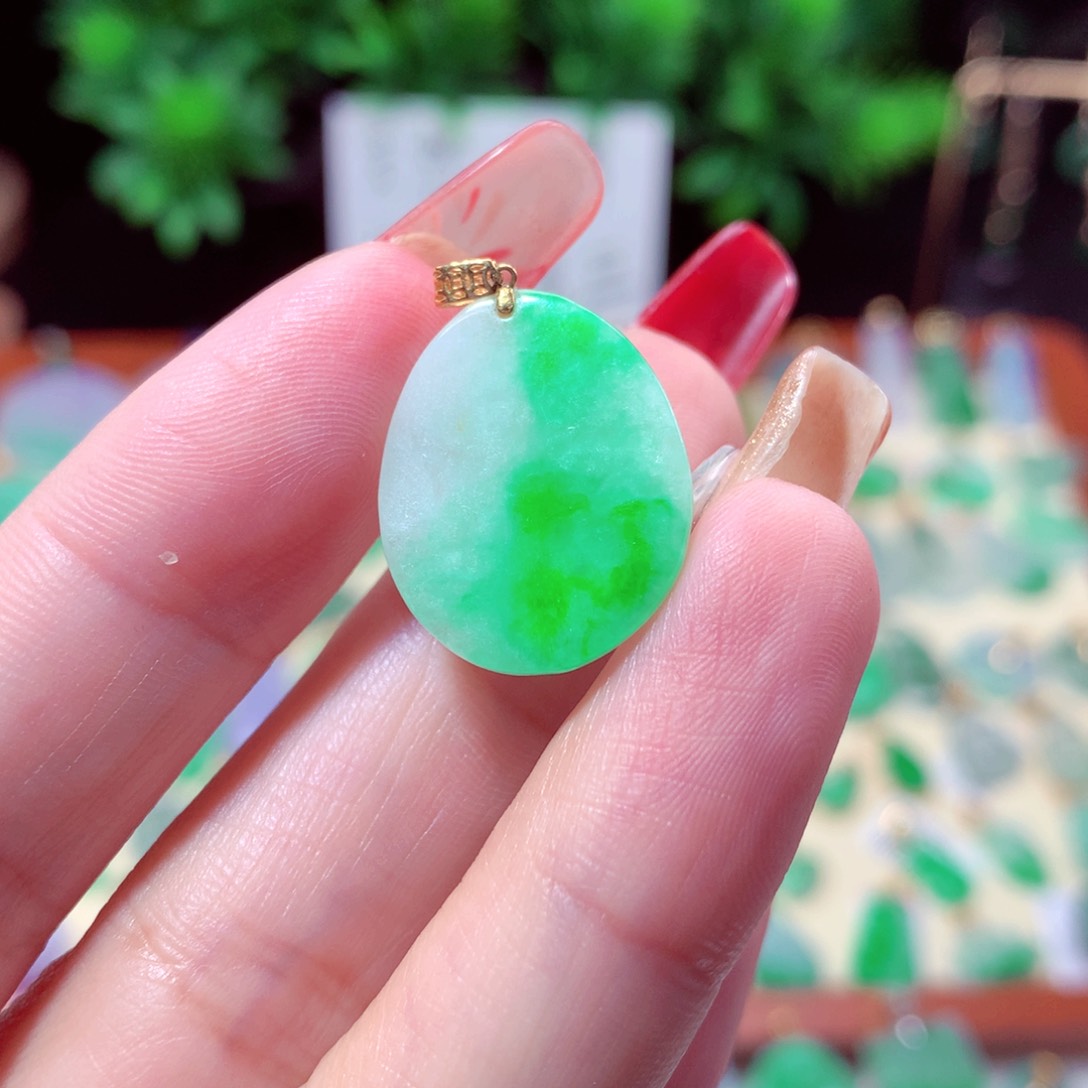 翡翠吊坠(不含链)18K金镶嵌