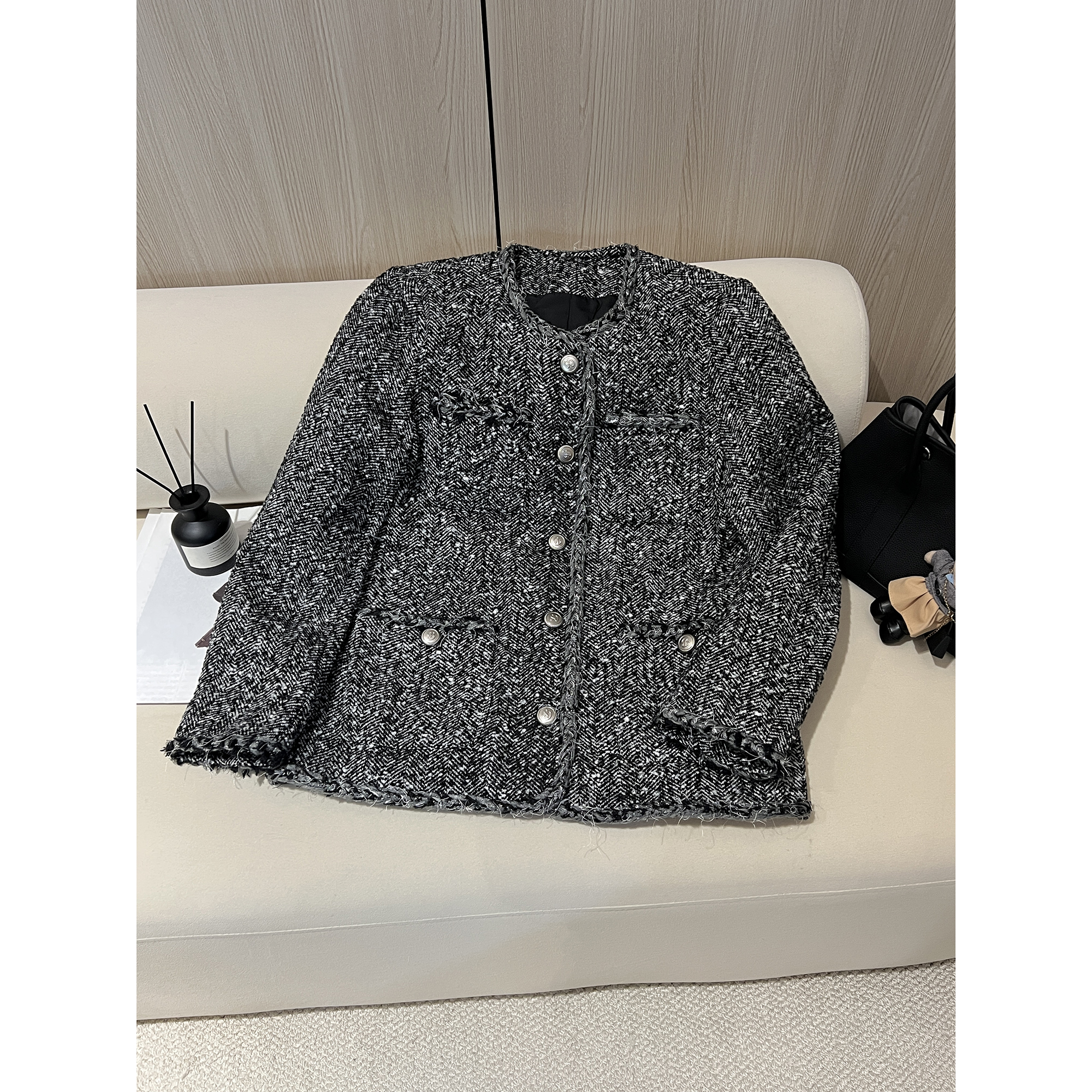 黑色大版圆领小香风外套WJ99398