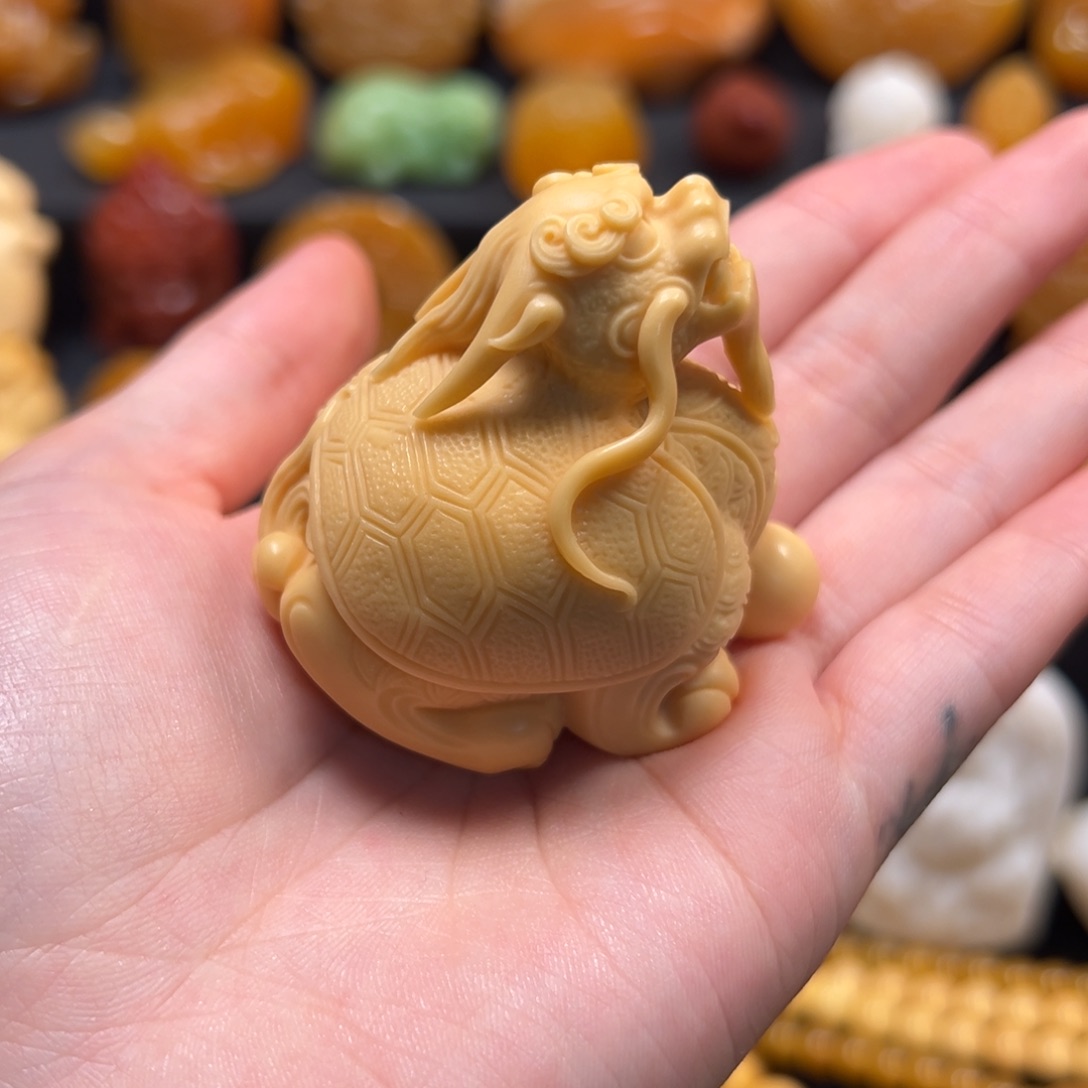 菜****石英质玉（缅黄）未镶嵌吊坠