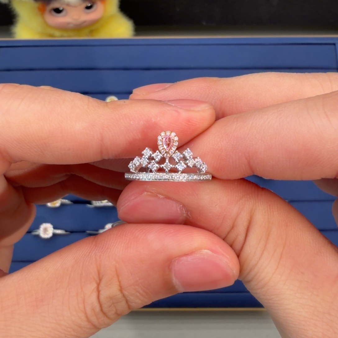 钻石18K金镶嵌戒指/指环粉钻戒指