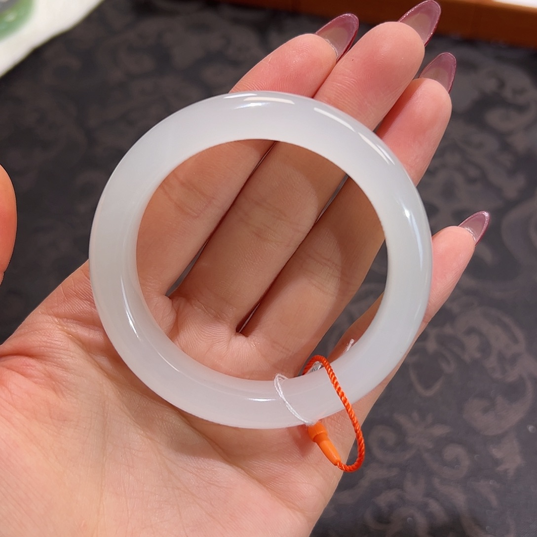 和田玉手镯未镶嵌高冰白