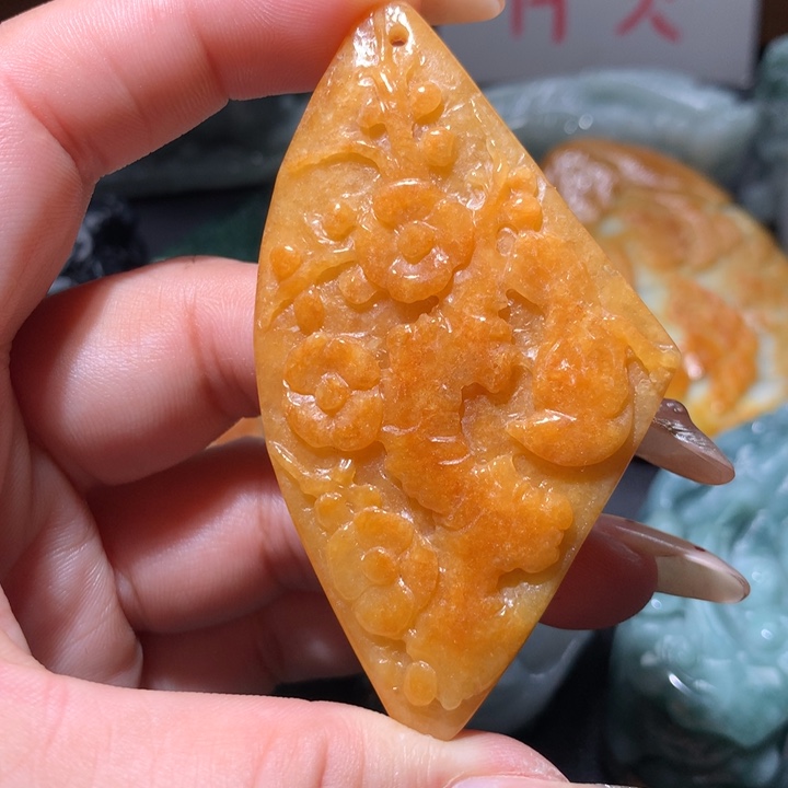 翡翠未镶嵌颈饰保真天然A货翡翠