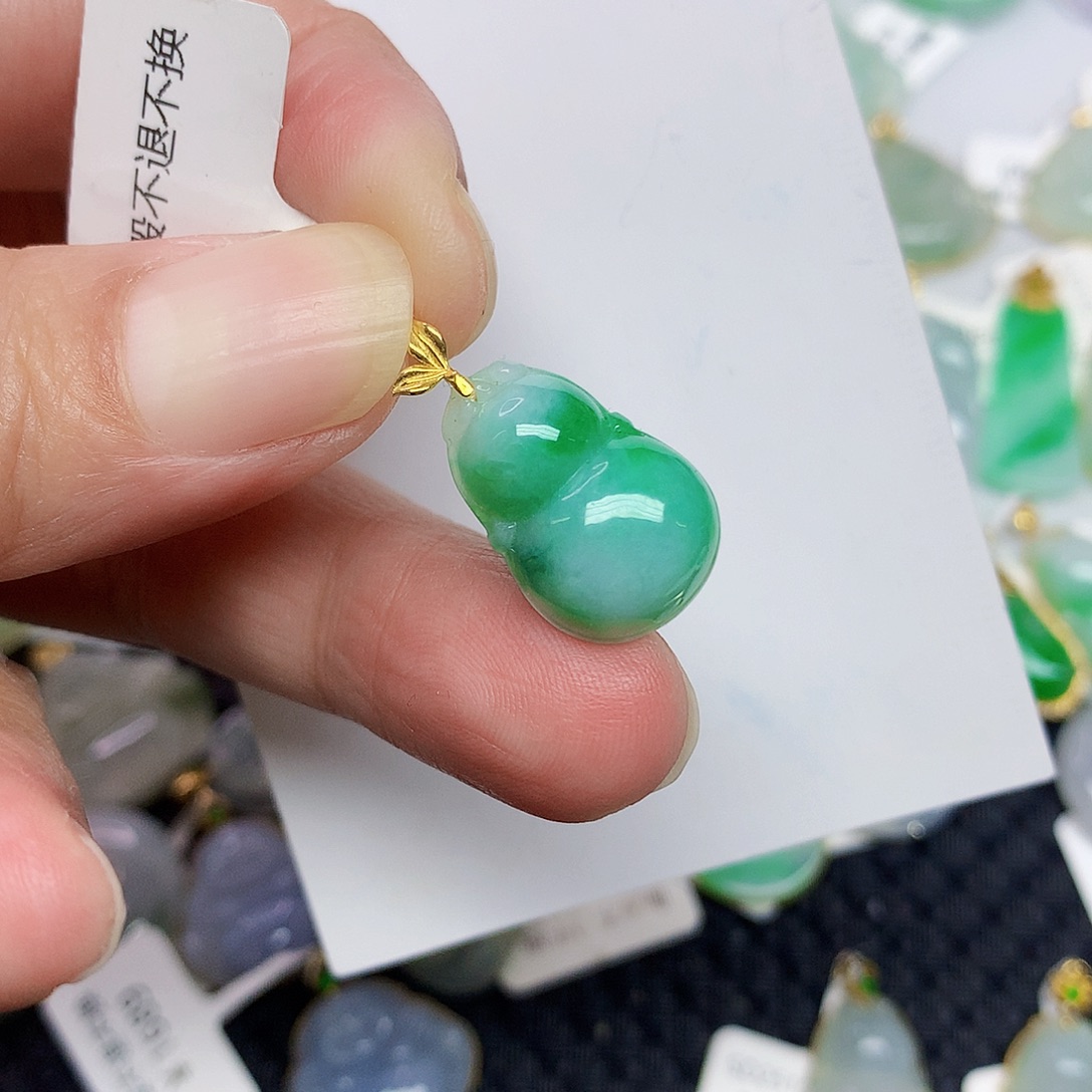 翡翠18K金镶嵌颈饰3677888