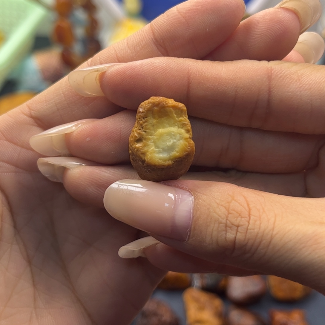 定制琥珀未镶嵌蜜蜡定制