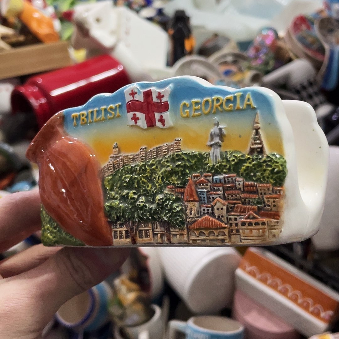 摆件   封釉。   微瑕。