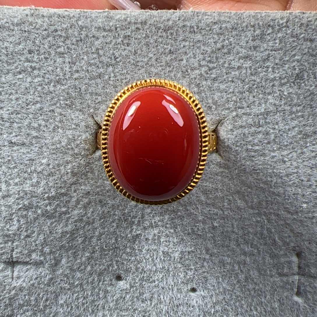 18K金镶嵌吊坠南红玛瑙