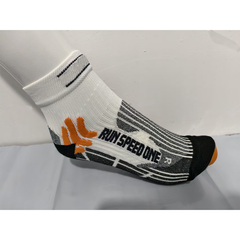 020037 弹力透气速跑竟技短袜