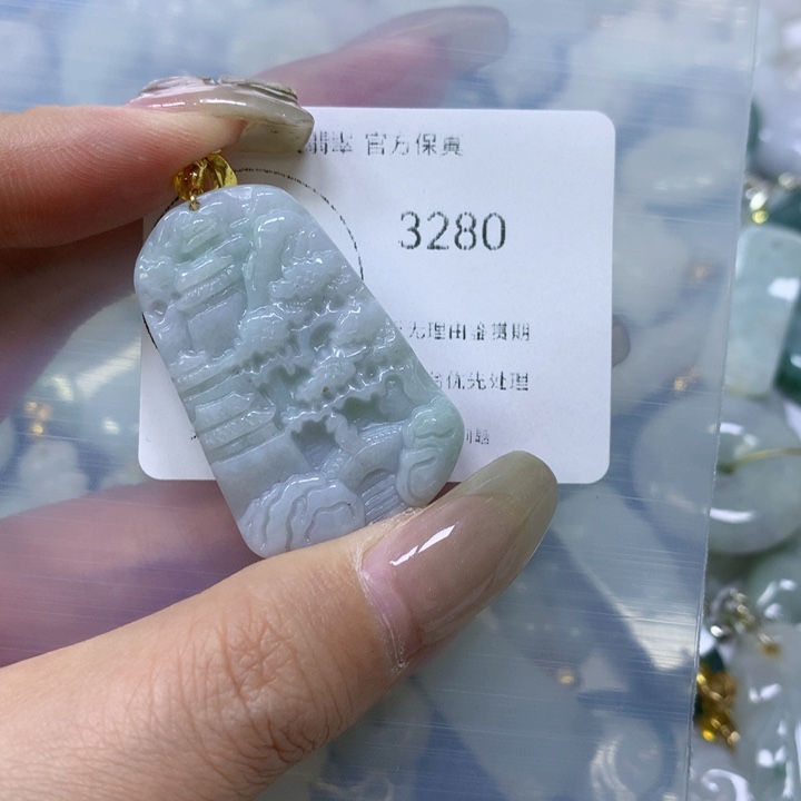 翡翠颈饰未镶嵌翡翠