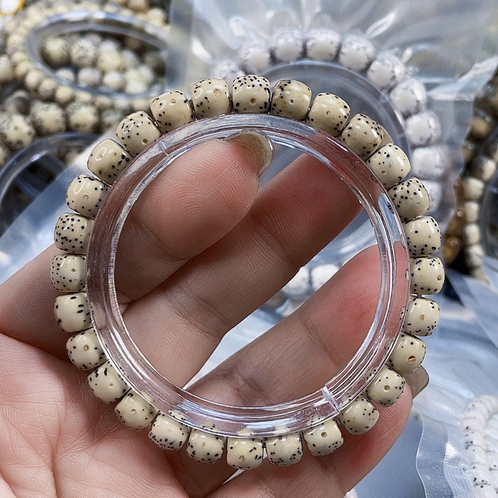 星月菩提手串石玉料月留白大眼睛尺寸7.8