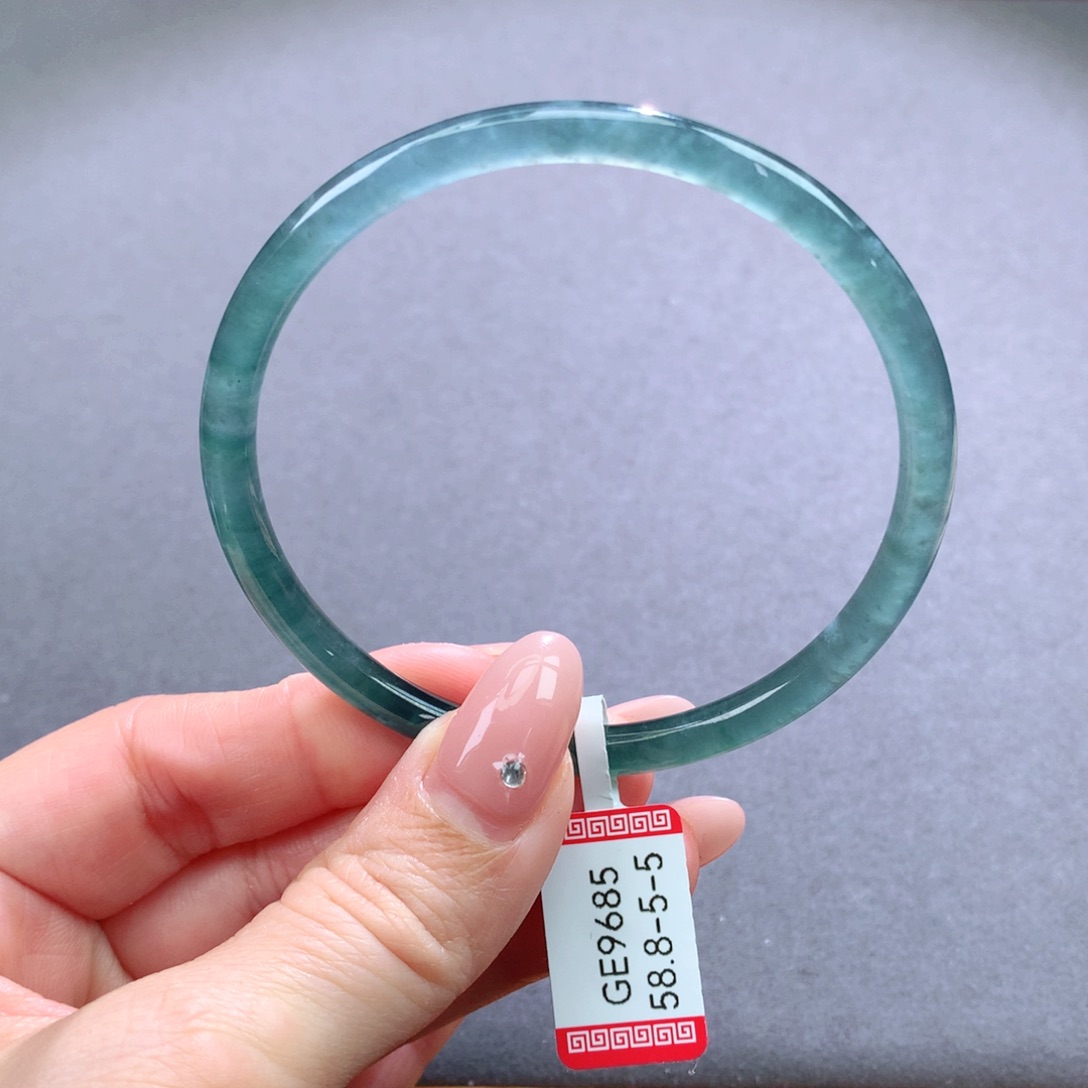 翡翠手镯未镶嵌天然翡翠手镯叮当镯