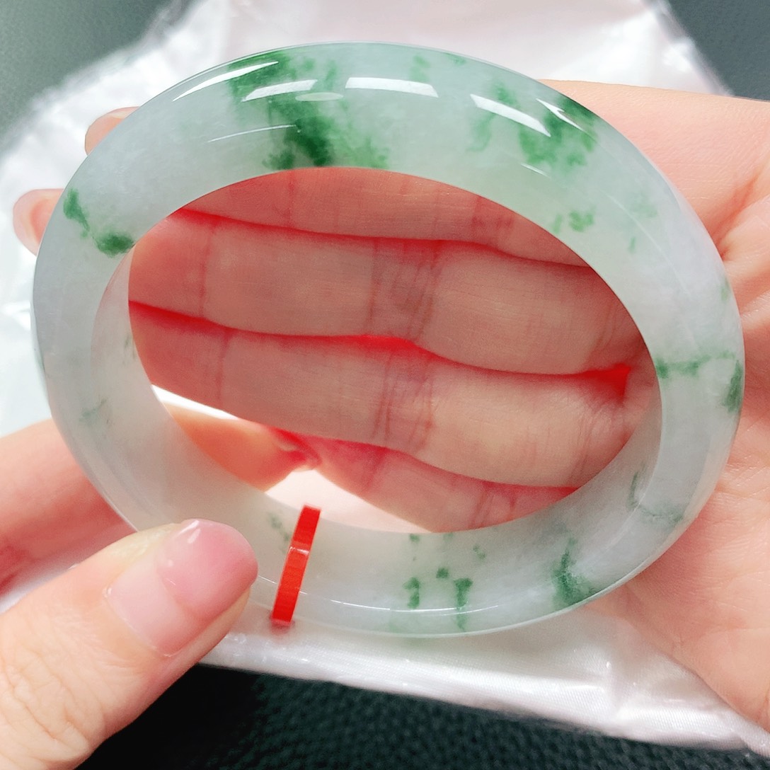 翡翠手镯未镶嵌58圈