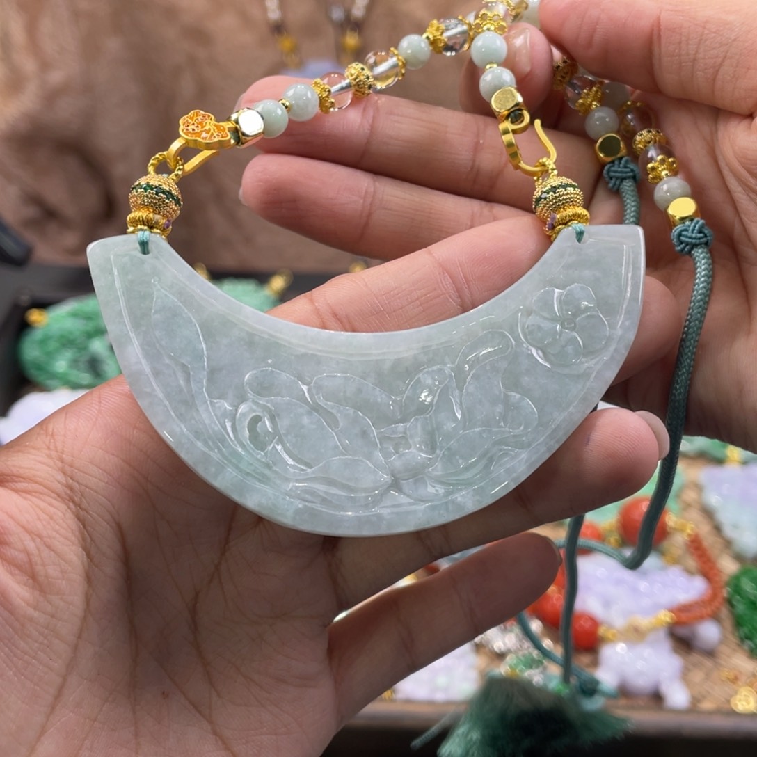 翡翠颈饰未镶嵌代编织