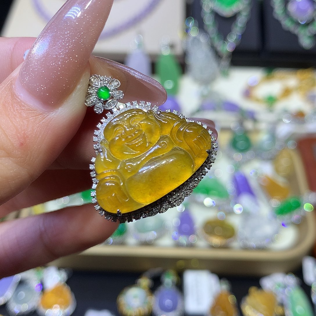 翡翠18K金镶嵌颈饰