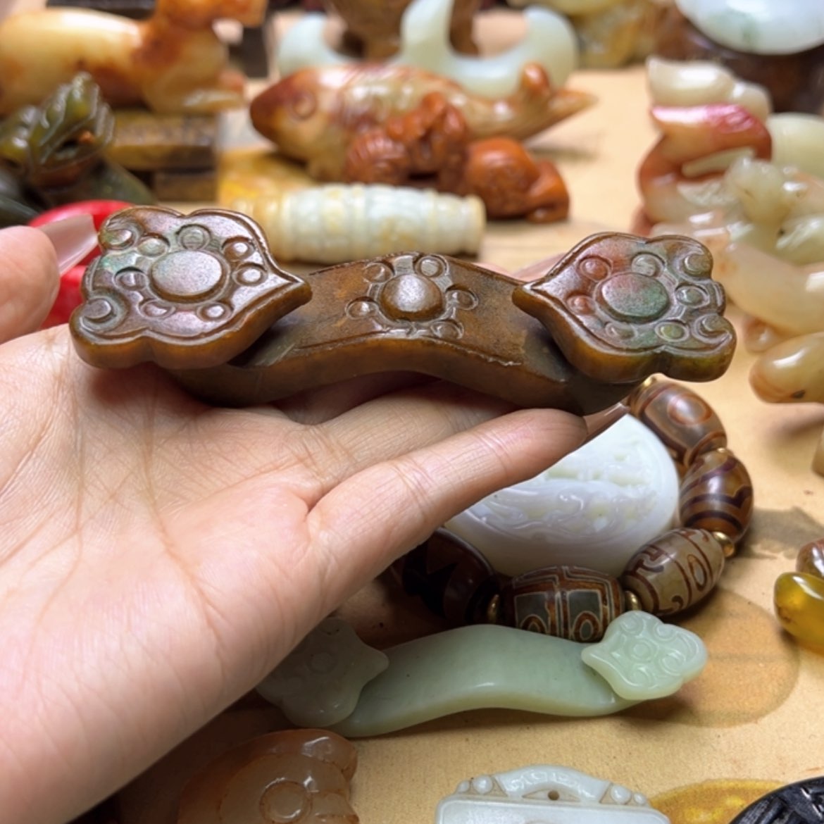 【闪购商品】蛇纹石玉颈饰未镶嵌