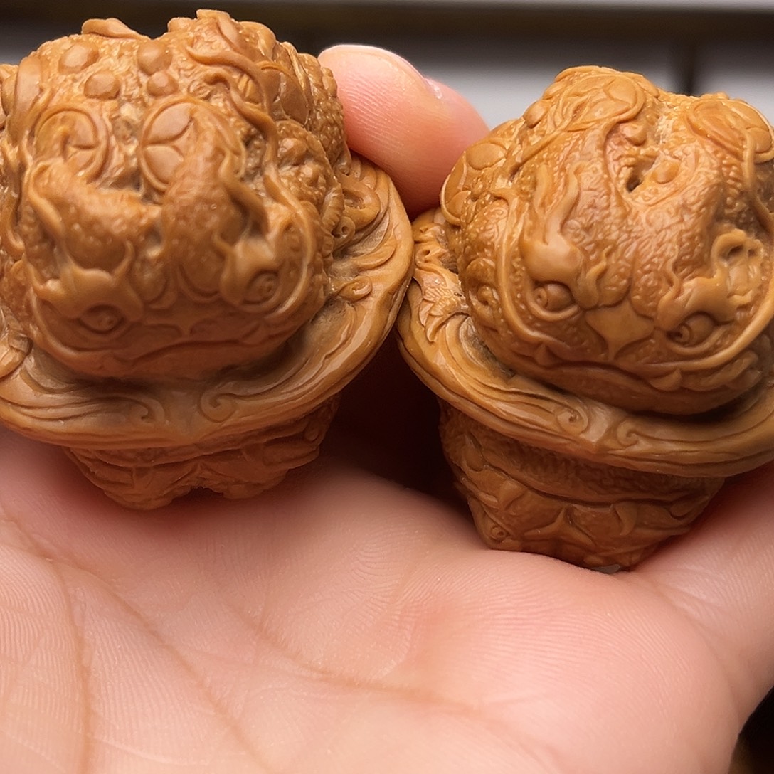 M***X手串/手链核桃龙蟾