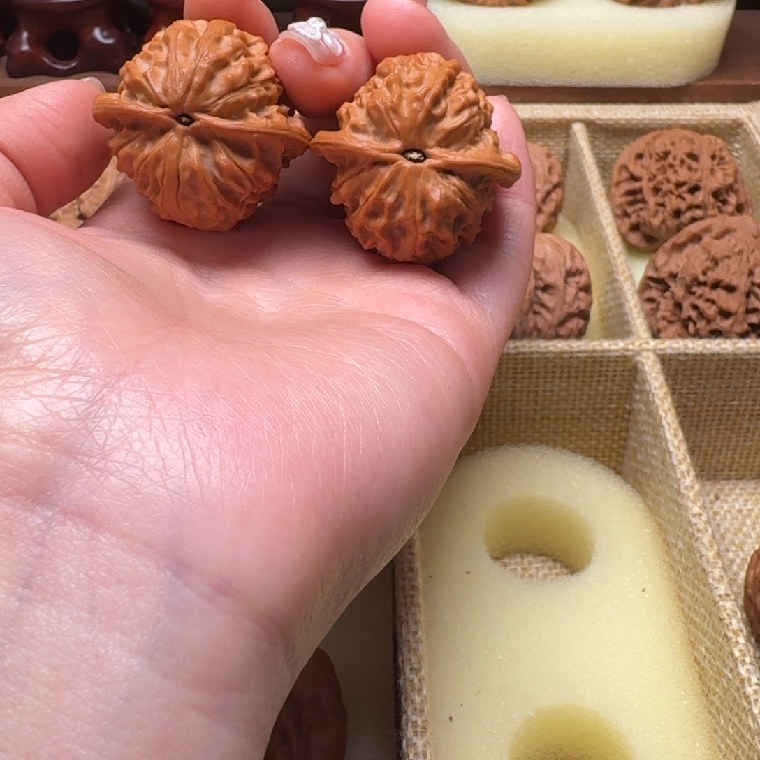 小***！吊坠文玩核桃34金牛