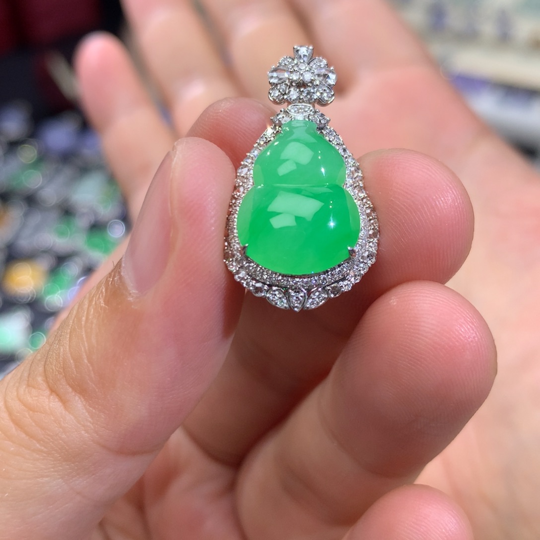 翡翠18K金镶嵌吊坠(不含链)签收后48小时鉴赏期