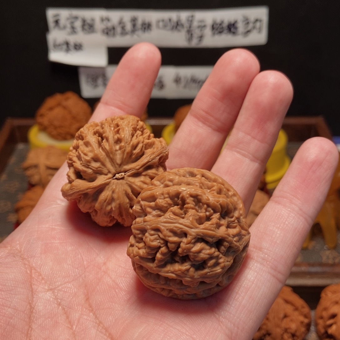 吊坠文玩核桃阿*粗筋