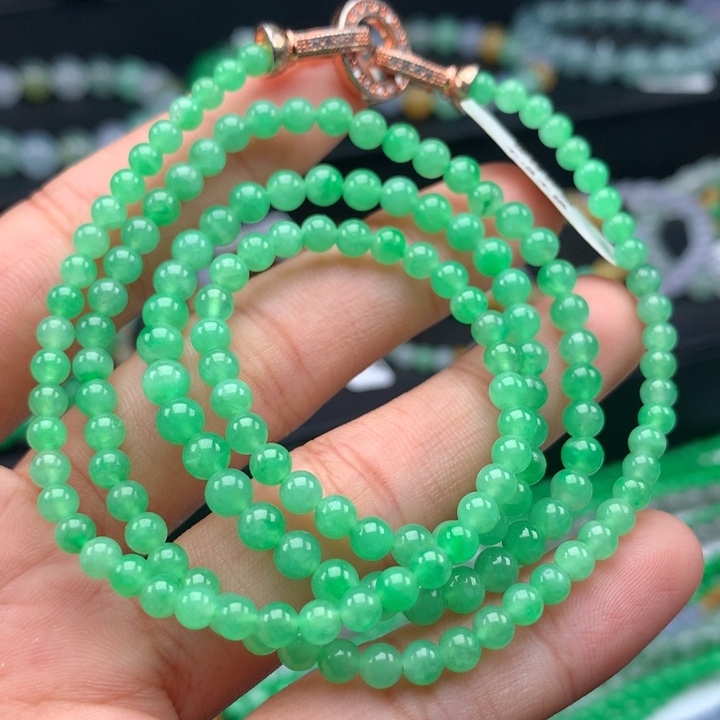 翡翠手镯未镶嵌卡