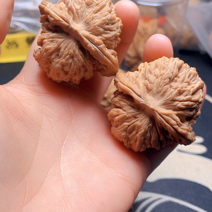 文玩核桃吊坠楼子一对