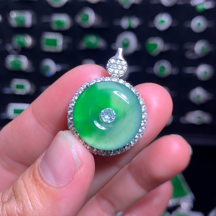 【闪购商品】翡翠银S925镶嵌吊坠(不含链)天然翡翠