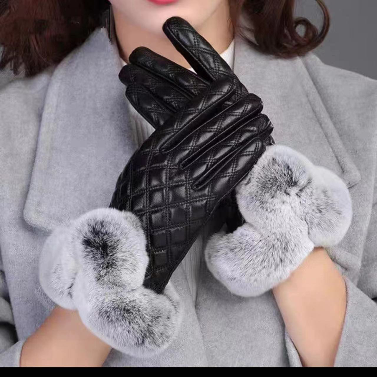触屏羊皮手套女冬季加绒加厚显瘦保暖可爱獭兔毛防风骑车开车手套