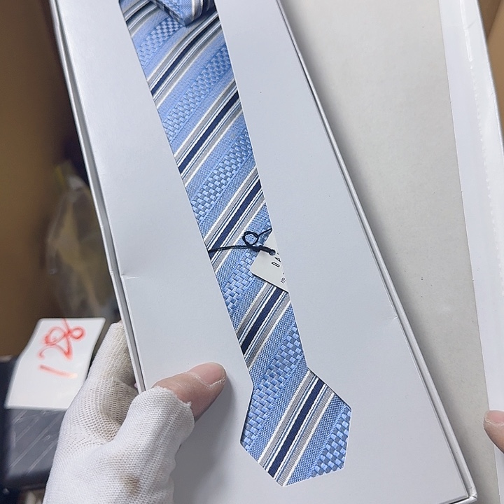 ?中古商品，瑕疵品，不保好坏。209