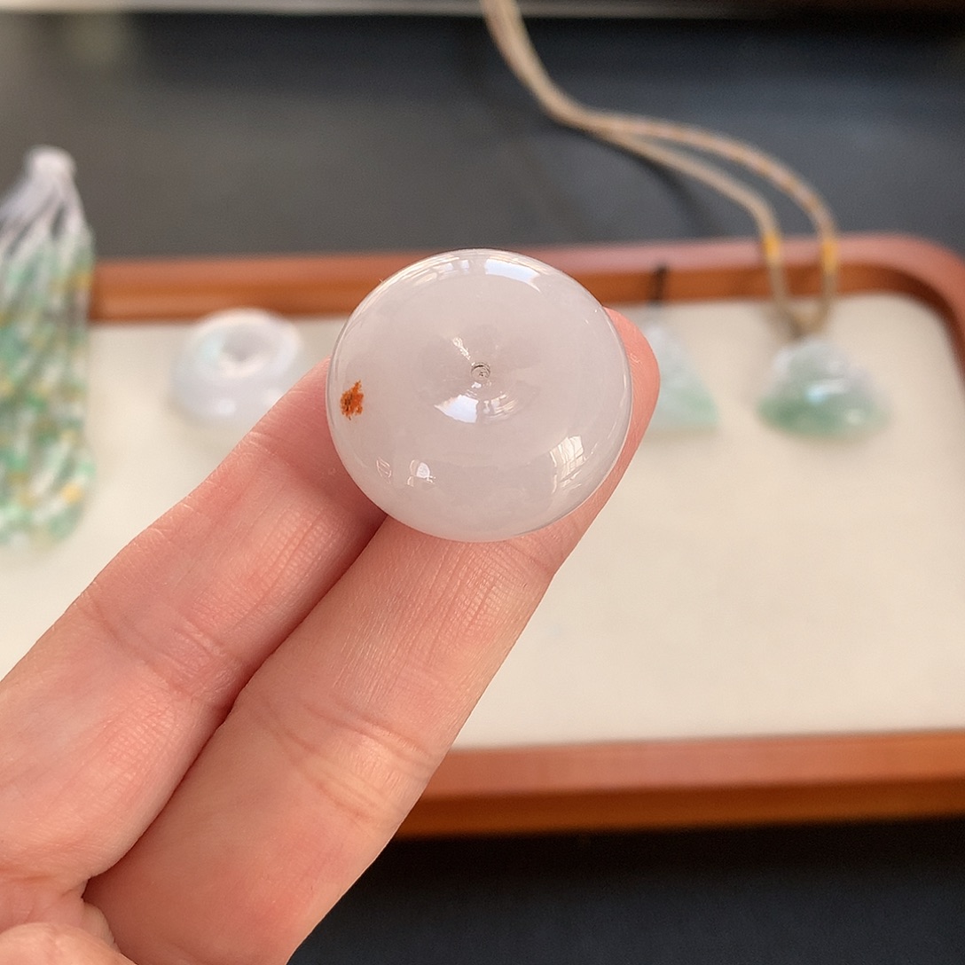 翡翠未镶嵌颈饰扣