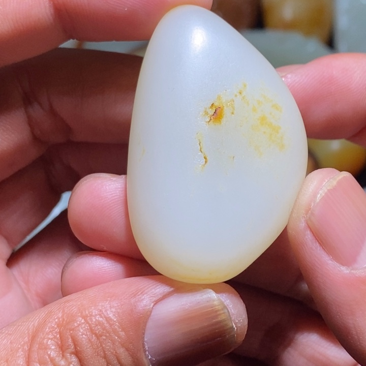 和田玉39克原石未镶嵌