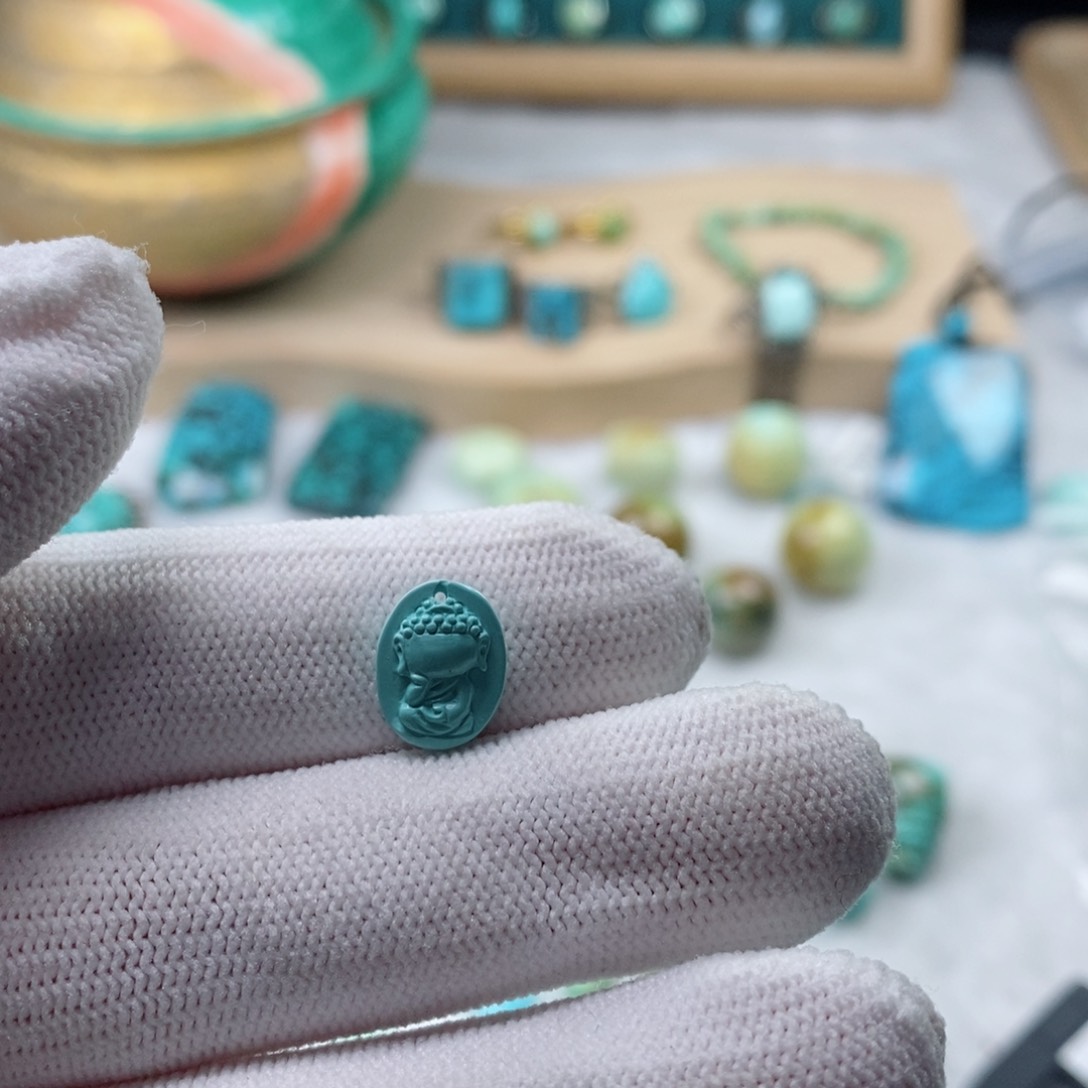 绿松石颈饰未镶嵌