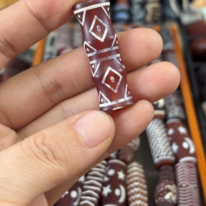 E***e玛瑙/玉髓未镶嵌颈饰