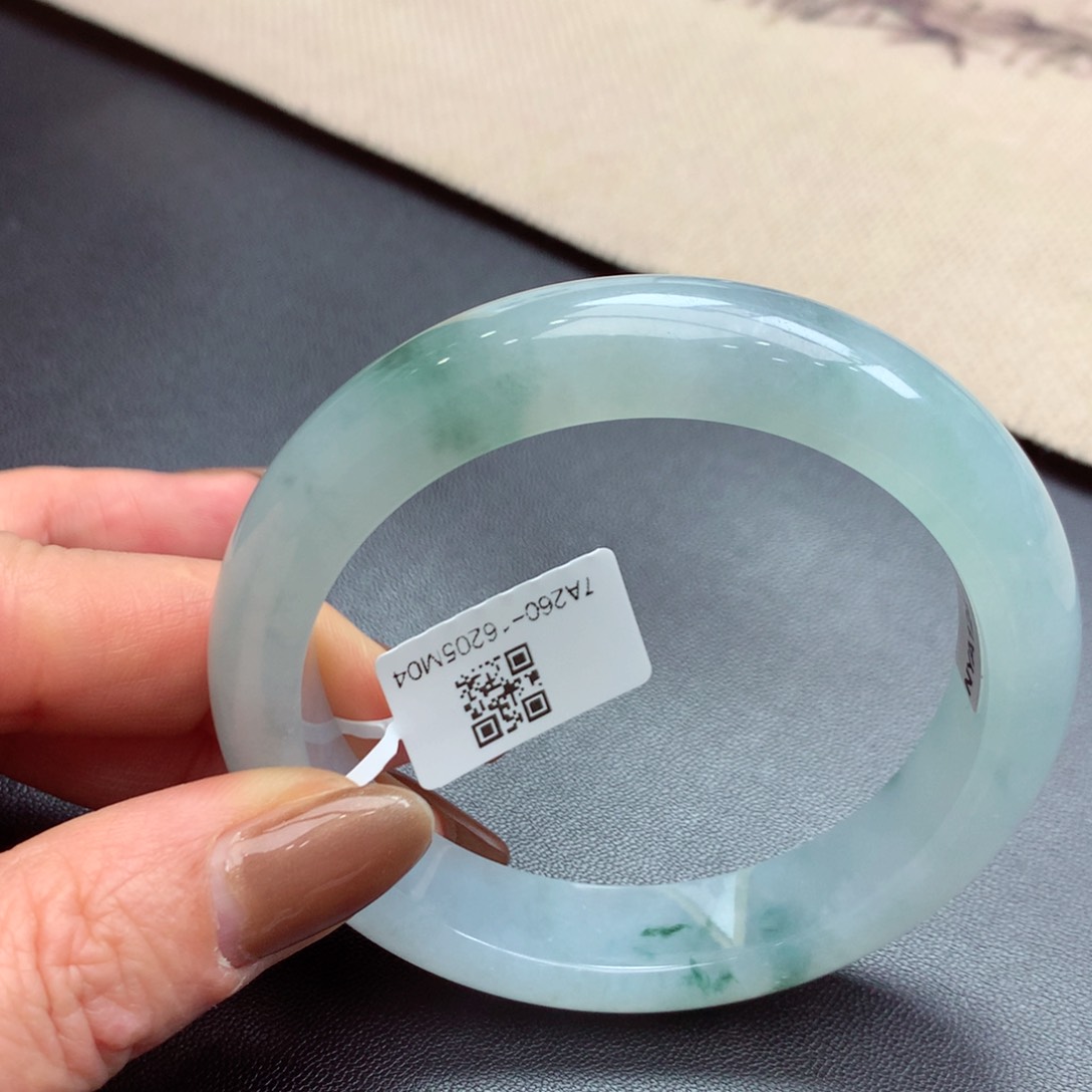 翡翠手镯未镶嵌缅甸翡翠手镯