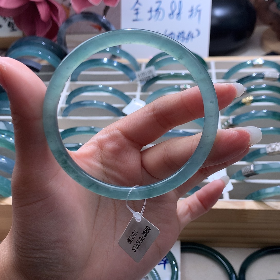 鑫***雨未镶嵌手镯翡翠纯天然