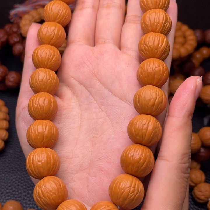 猴头核桃吊坠聚宝盆手持17