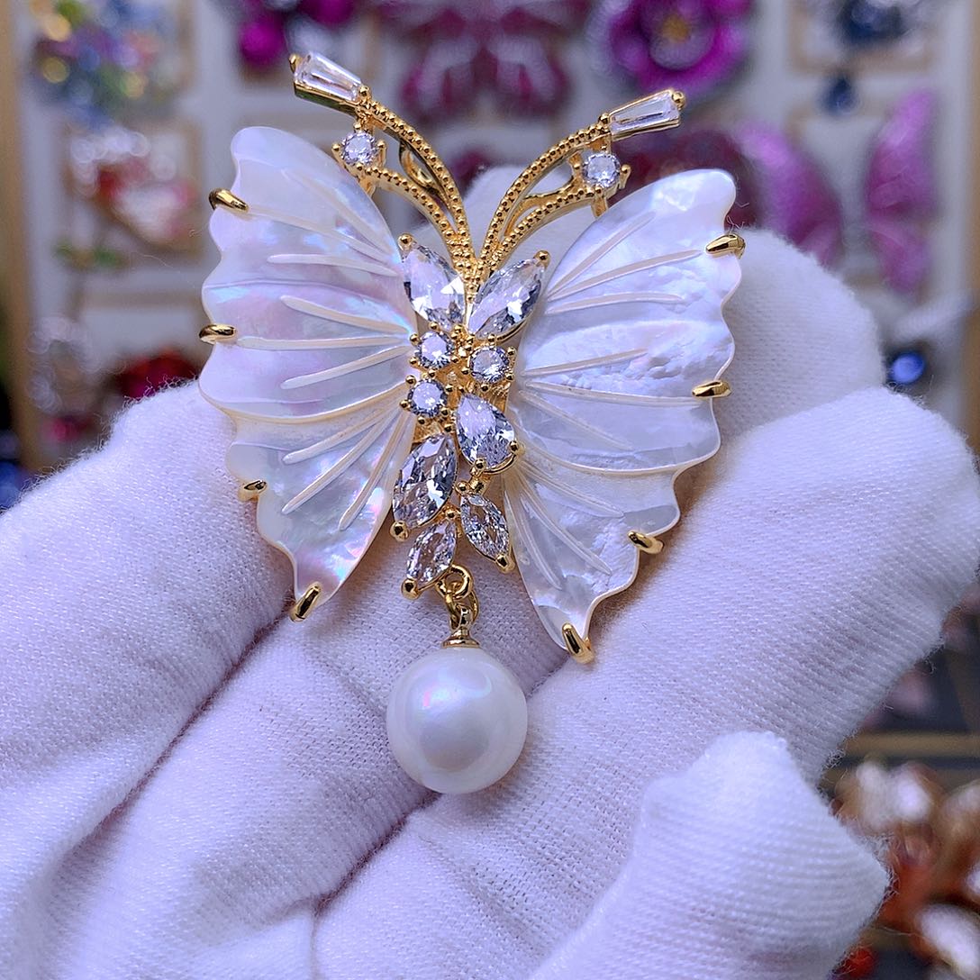 合成立方氧化锆铜胸针胸花