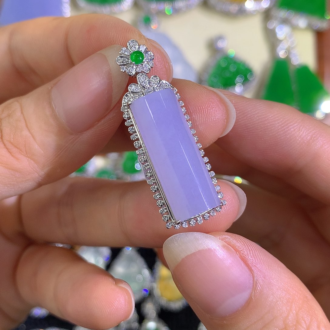 翡翠18K金镶嵌颈饰无事柱